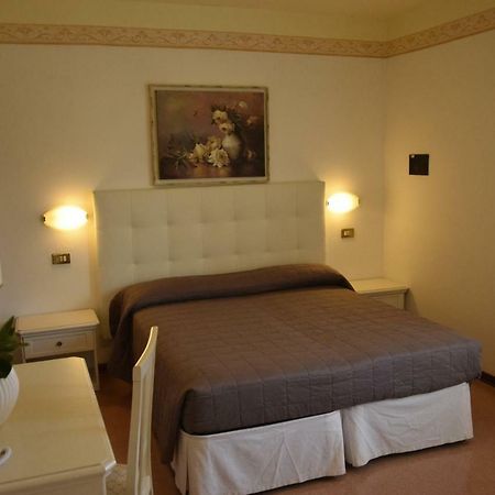 Hotel Marilu エラクレア・マーレ エクステリア 写真