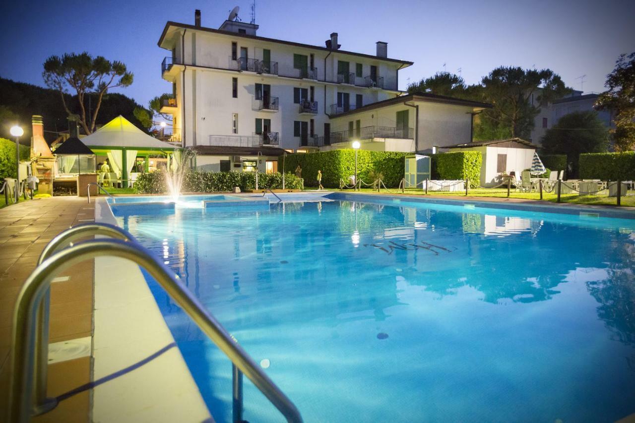 Hotel Marilu エラクレア・マーレ エクステリア 写真