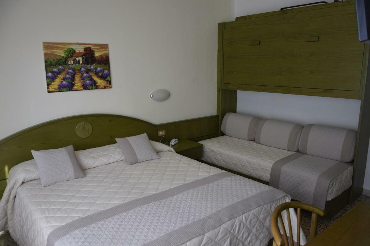 Hotel Marilu エラクレア・マーレ エクステリア 写真
